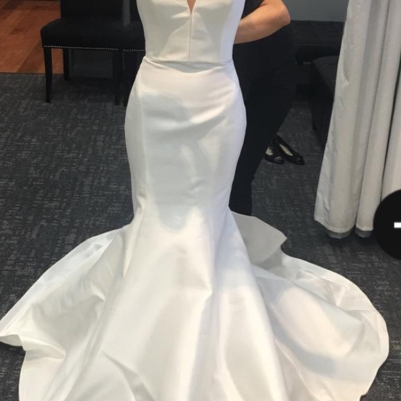 Kenneth Pool/Amsale Ivory strapless Wedding Gown - Picture 2 of 5